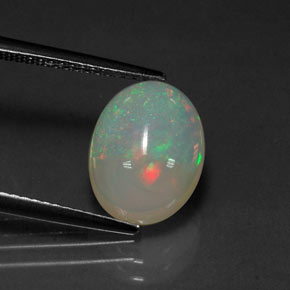 Opale multicolore naturelle coupe ovale, 2,72 ct, transparent