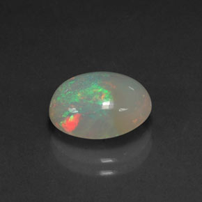 Opale multicolore naturelle coupe ovale, 2,72 ct, transparent