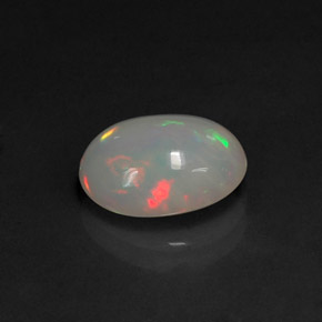 Opale multicolore naturelle coupe ovale, 2,24 ct, translucide
