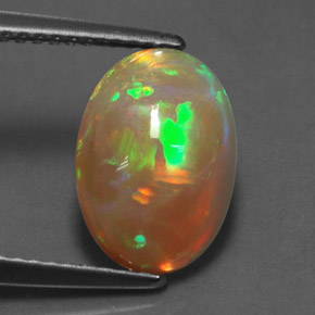 Opale multicolore naturelle coupe ovale, 2,23 ct, translucide