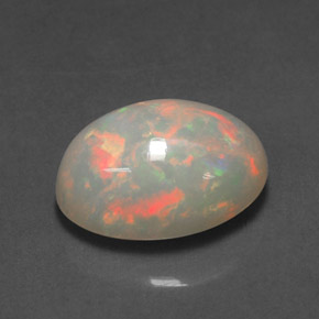 Opale multicolore naturelle coupe ovale, 2,54 ct, translucide