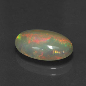 Opale multicolore naturelle coupe ovale, 2,04 ct, translucide