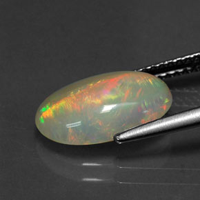 Opale multicolore naturelle coupe ovale, 2,04 ct, translucide