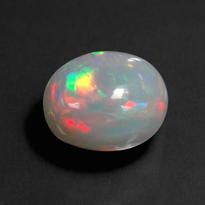 Opale multicolore naturelle coupe ovale, 4,41 ct, translucide