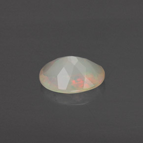 Opale multicolore naturelle transparent, 0,63 ct, transparent / translucide