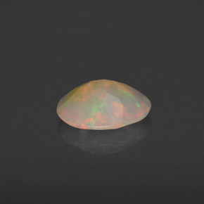 Opale multicolore naturelle transparent, 0,63 ct, transparent / translucide