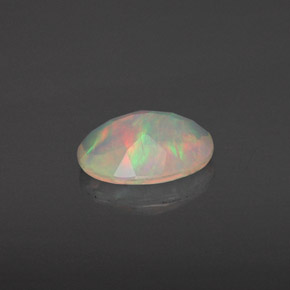 Opale multicolore naturelle transparent, 0,70 ct, transparent / translucide