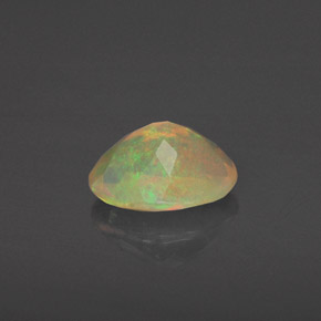 Opale multicolore naturelle transparent, 0,84 ct, transparent / translucide