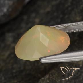 Opale Multicolore naturelle ovale, 1.45 ct, Translucide