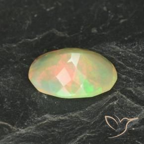 Opale Multicolore naturelle ovale, 1.29 ct, Translucide