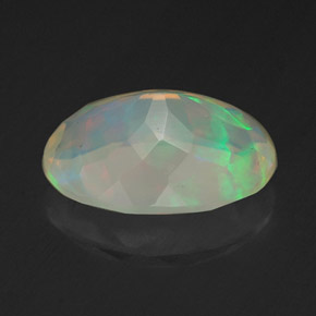 Opale multicolore naturelle coupe ovale, 1,67 ct, transparent