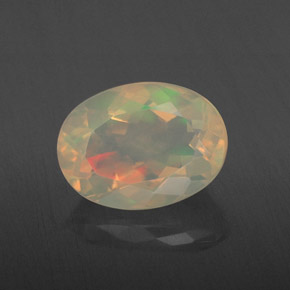 Opale multicolore naturelle coupe ovale, 1,88 ct, transparent