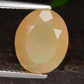 Opale jaune naturelle coupe ovale, 2,07 ct, translucide