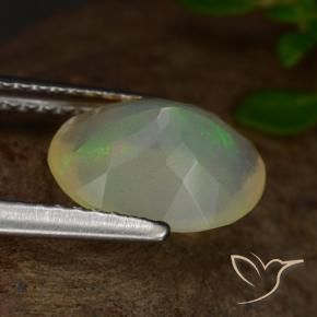 Opale Multicolore naturelle ovale, 1.42 ct, Translucide