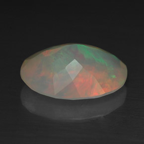 Opale multicolore naturelle coupe ovale, 1,74 ct, transparent