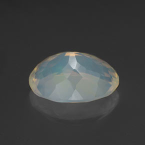 Opale multicolore naturelle coupe ovale, 2,58 ct, transparent