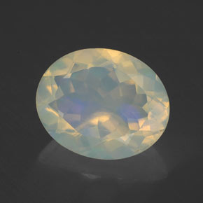 Opale multicolore naturelle coupe ovale, 2,19 ct, transparent