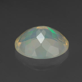 Opale multicolore naturelle coupe ovale, 2,19 ct, transparent