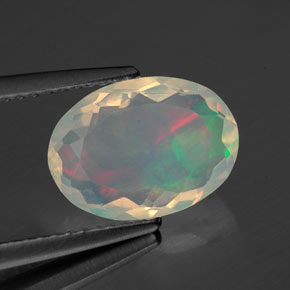 Opale multicolore naturelle coupe ovale, 1,54 ct, transparent