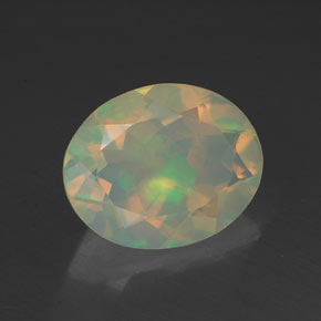 Opale multicolore naturelle coupe ovale, 1,37 ct, transparent