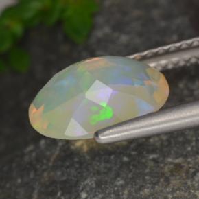 Opale multicolore naturelle coupe ovale, 1,29 ct, transparent