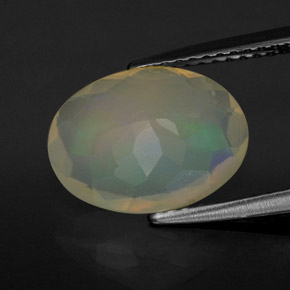 Opale multicolore naturelle coupe ovale, 2,28 ct, transparent