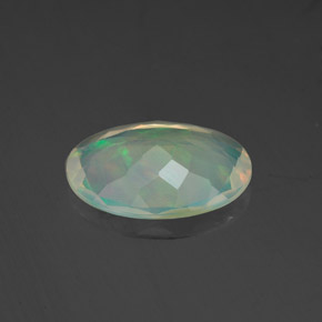 Opale multicolore naturelle coupe ovale, 1,53 ct, transparent