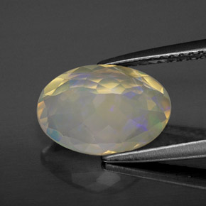 Opale multicolore naturelle coupe ovale, 1,78 ct, transparent