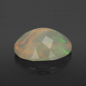 Opale multicolore naturelle coupe ovale, 1,59 ct, transparent