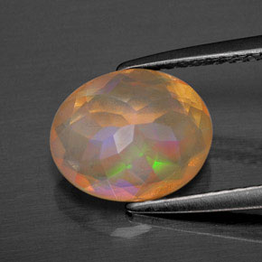 Opale multicolore naturelle coupe ovale, 1,64 ct, transparent