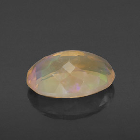 Opale multicolore naturelle coupe ovale, 1,62 ct, transparent