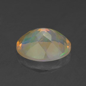 Opale multicolore naturelle coupe ovale, 1,63 ct, transparent