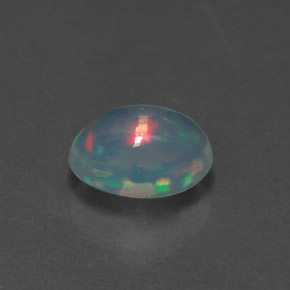 Opale multicolore naturelle coupe ovale, 0,89 ct, transparent