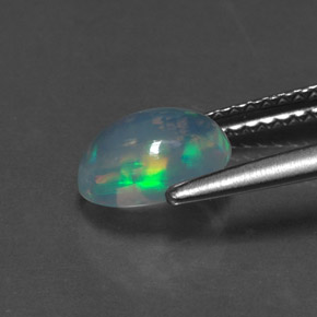 Opale multicolore naturelle coupe ovale, 0,89 ct, transparent