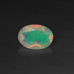 Opale multicolore naturelle coupe ovale, 0,44 ct, transparent