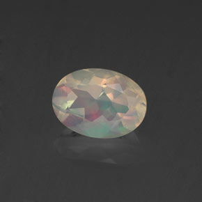 Opale multicolore naturelle coupe ovale, 0,62 ct, transparent