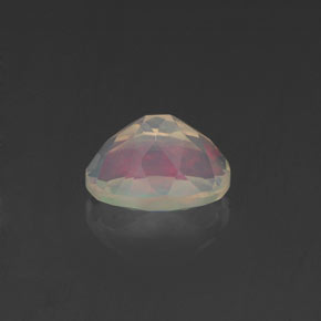 Opale multicolore naturelle coupe ovale, 0,62 ct, transparent