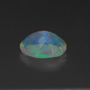 Opale multicolore naturelle coupe ovale, 1,15 ct, transparent