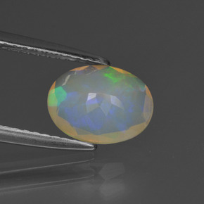 Opale multicolore naturelle coupe ovale, 1,02 ct, transparent