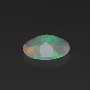 Opale multicolore naturelle coupe ovale, 0,98 ct, transparent