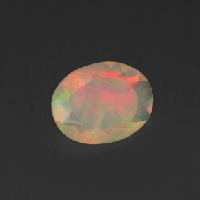 Opale multicolore naturelle coupe ovale, 0,84 ct, transparent