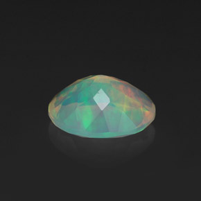 Opale multicolore naturelle coupe ovale, 1,18 ct, transparent