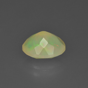 Opale multicolore naturelle coupe ovale, 1,24 ct, translucide