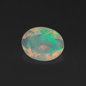 Opale multicolore naturelle coupe ovale, 0,75 ct, transparent