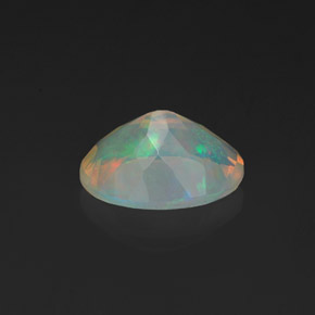 Opale multicolore naturelle coupe ovale, 1,08 ct, transparent