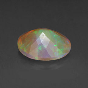 Opale multicolore naturelle coupe ovale, 1,45 ct, transparent
