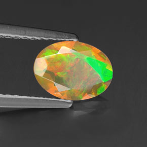 Opale multicolore naturelle coupe ovale, 0,69 ct, transparent