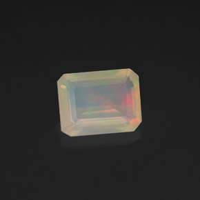 Opale multicolore naturelle taille émeraude, 1,36 ct, transparent