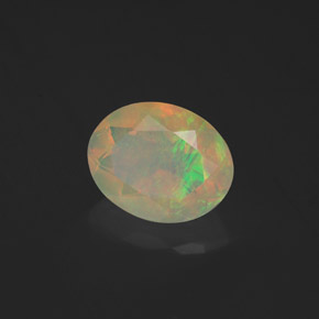 Opale multicolore naturelle coupe ovale, 1,23 ct, transparent