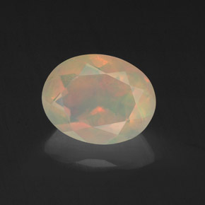 Opale multicolore naturelle coupe ovale, 1,15 ct, translucide